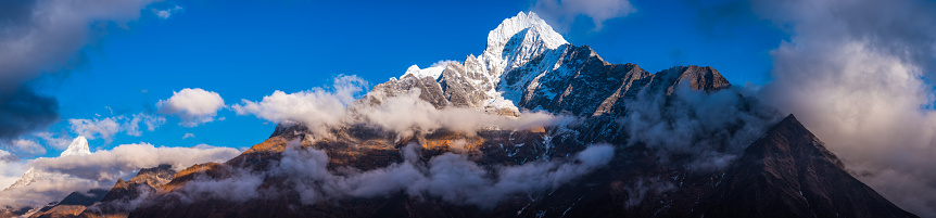 Lingtren, 6749 meters high is part of the neighbouring peaks around Mount Everest in the Khumbu region of Nepal