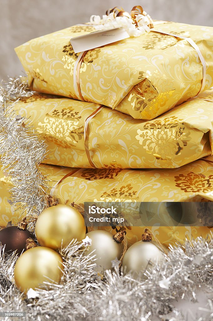 Presentes de Natal - Foto de stock de Dourado - Descrição de Cor royalty-free