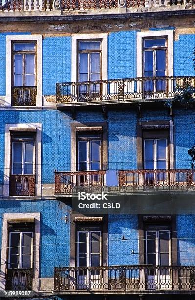 Azul Fachada En Lisboa Foto de stock y más banco de imágenes de Alegría - Alegría, Antigualla, Antiguo
