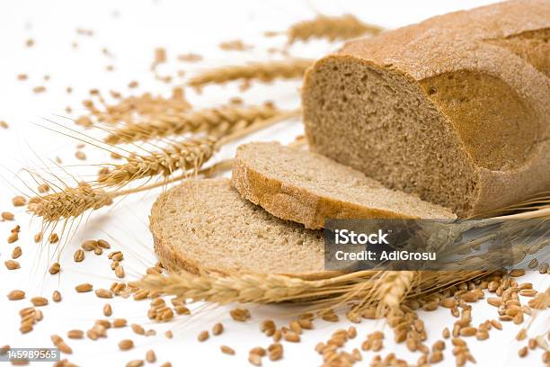 Pão Fresco Grãos De Trigo E Sementes - Fotografias de stock e mais imagens de Almoço - Almoço, Bola doce, Branco