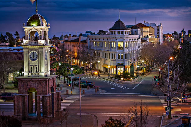 サンタクルーズカリフォルニア州ダウンタウンの夕方 - healey ストックフォトと画像