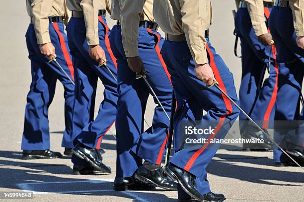 Marchar Com Sabres - Fotografias de stock e mais imagens de Corpo de Fuzileiros da Marinha Americana - Corpo de Fuzileiros da Marinha Americana, Fotografia - Imagem, Fuzileiro Naval