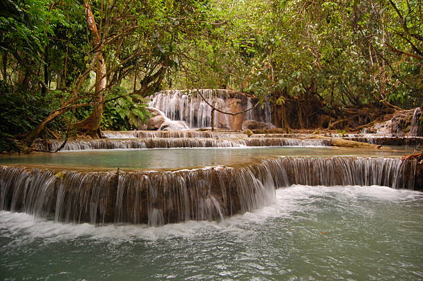 Tropical, cascadas, sudeste de Asia - foto de stock
