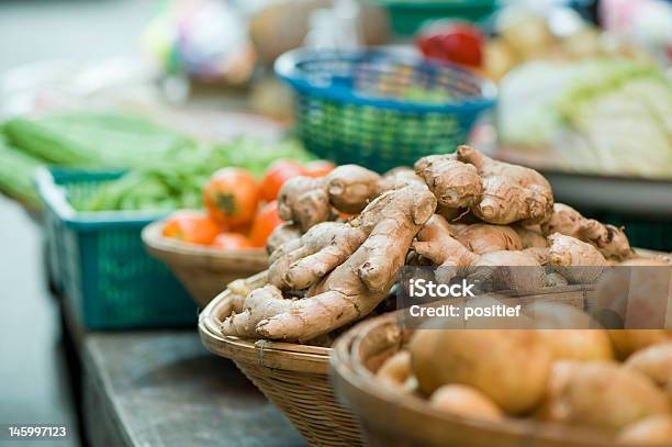 Ingredienti Alimentari Sul Mercato - Fotografie stock e altre immagini di Alimentazione sana - Alimentazione sana, Ambientazione interna, Camera