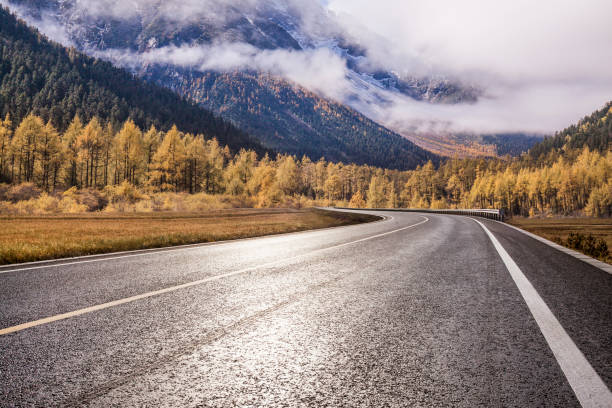 istock Mountain Road in Autumn 1459975982