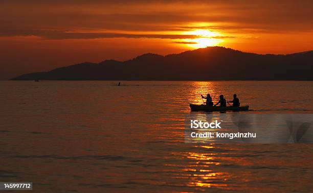 Foto de Pôr Do Sol Em Jericho Beach Vancouver e mais fotos de stock de Andar de Chalana - Andar de Chalana, Atividade, Aventura