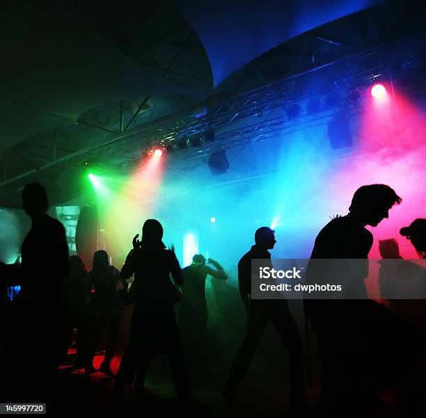 Pessoas De Dança Em Uma Discoteca Underground - Fotografias de stock e mais imagens de Espectador - Espectador, Fotografia - Imagem, Movimento Desfocado