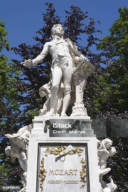 Statua Di Mozart Dal Parco Di Vienna - Fotografie stock e altre immagini di Austria - Austria, Capitali internazionali, Compositore