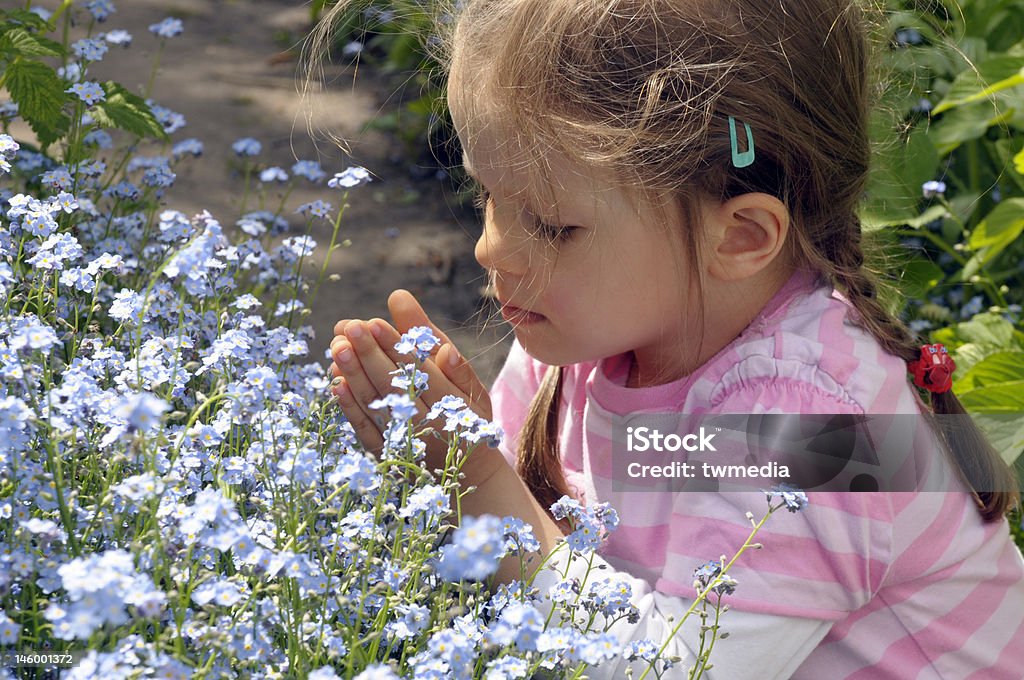 Junges Mädchen - Lizenzfrei Blume Stock-Foto