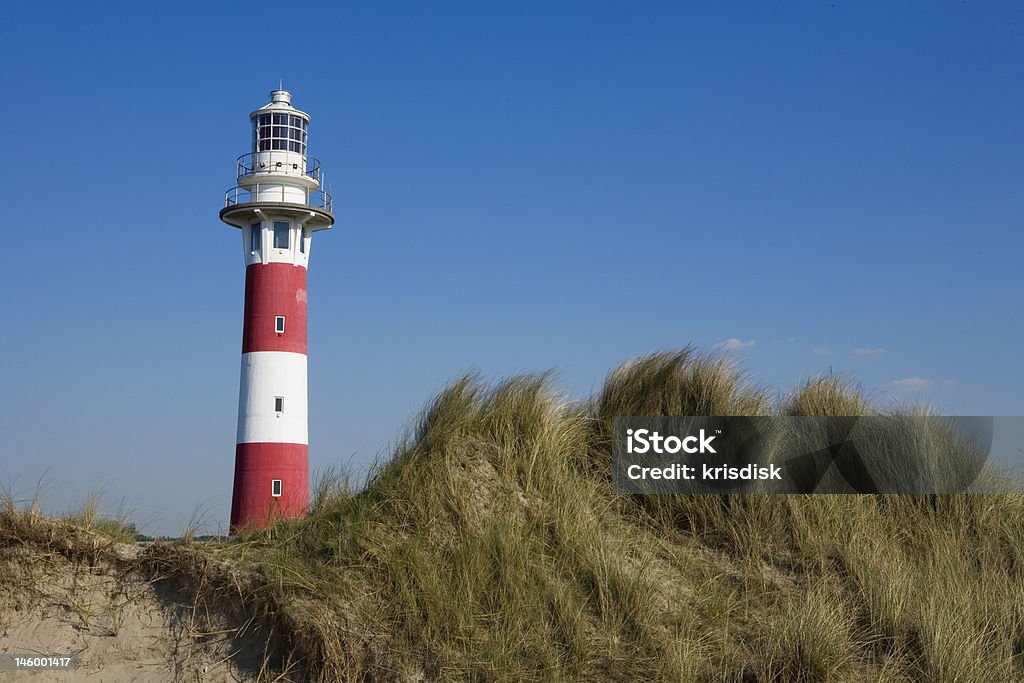 Leuchtturm in den Dünen - Lizenzfrei Außenaufnahme von Gebäuden Stock-Foto