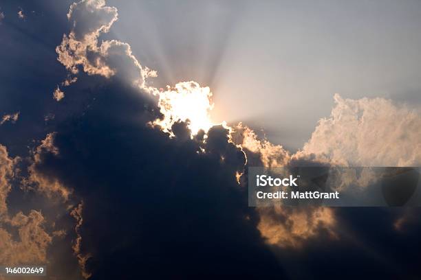 Sun Ukryty Za Chmury - zdjęcia stockowe i więcej obrazów Antena - Antena, Bez ludzi, Bezchmurne niebo
