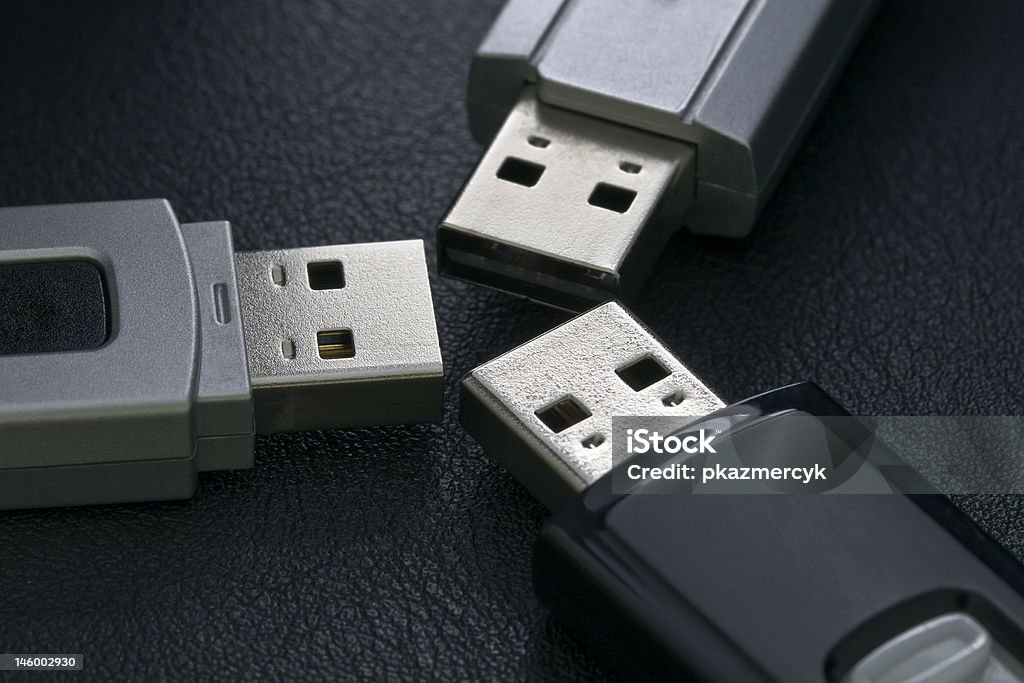サムドライブのミーティング - USBケーブルのロイヤリティフリーストックフォト
