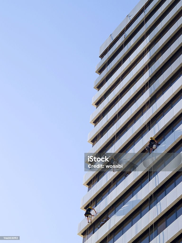 Rapel limpadores de janelas - Foto de stock de Abseiling royalty-free