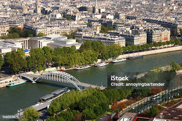 Vista Di Parigi - Fotografie stock e altre immagini di Ambientazione esterna - Ambientazione esterna, Architettura, Arco - Architettura