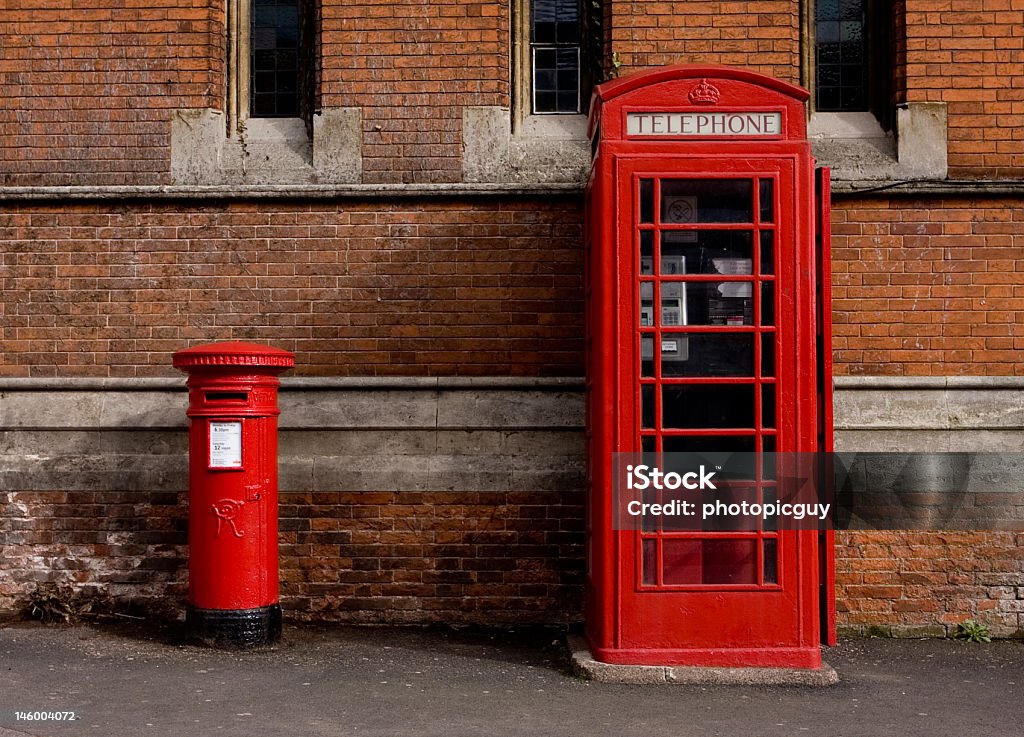 Británico teléfono de la azotea reducido y - Foto de stock de Buzón de cartas libre de derechos