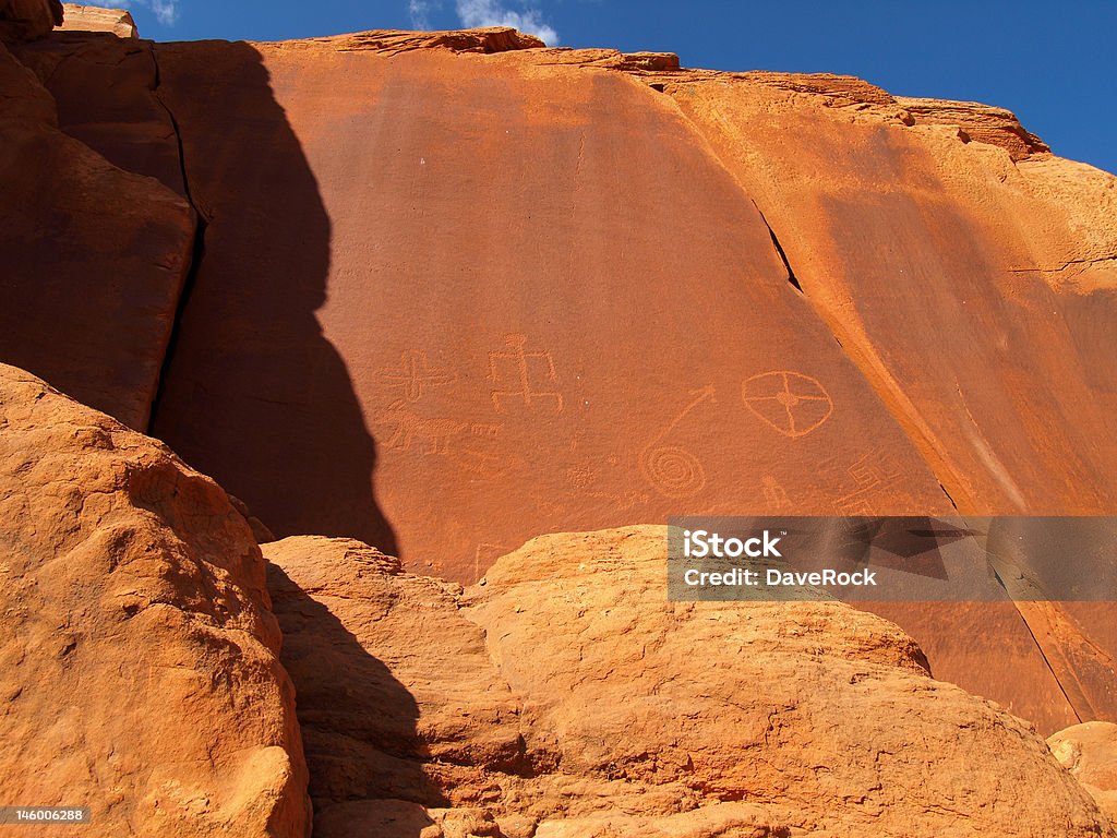 Arte rupestre di Vermilion Cliffs - Foto stock royalty-free di Anasazi