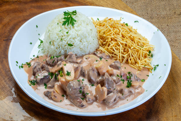 Strogonoff de Carne ao Cream Cheese Cremoso - receita deliciosa profissional - passo 2