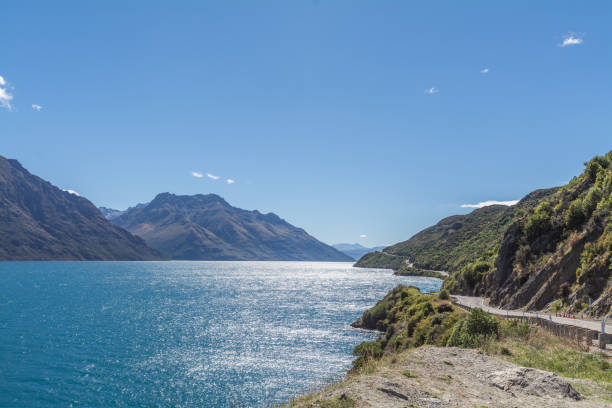 istock road to Queenstown 1460101924