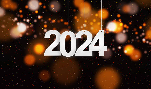 frohes neues jahr 2024 mit kleinen glitzern. hängende weiße scherenschnittnummer mit festlichem konfetti auf einem orange goldenen, verschwommenen bokeh-hintergrund. - neujahr stock-fotos und bilder