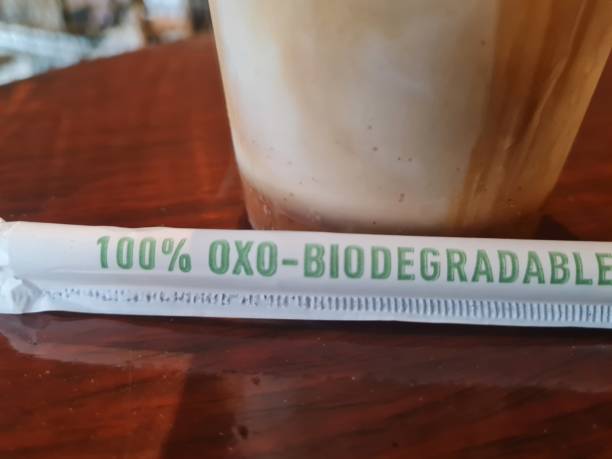 istock oxo straw is a single-use straw that is plastic-free so it is environmentally friendly 1460182273