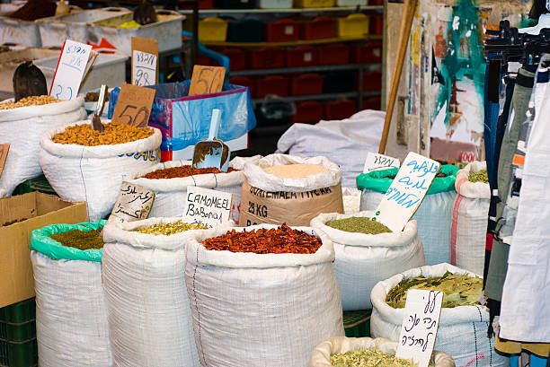 arabski targu przypraw na stary akko - spice seasoning east curry powder zdjęcia i obrazy z banku zdjęć