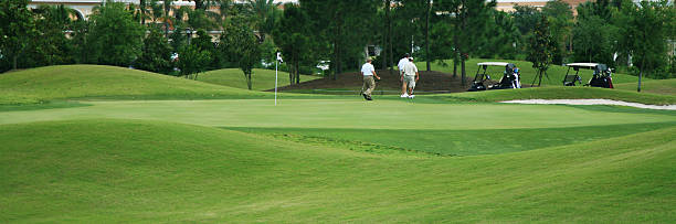 골프 코스 - golf panoramic golf course putting green 뉴스 사진 이미지