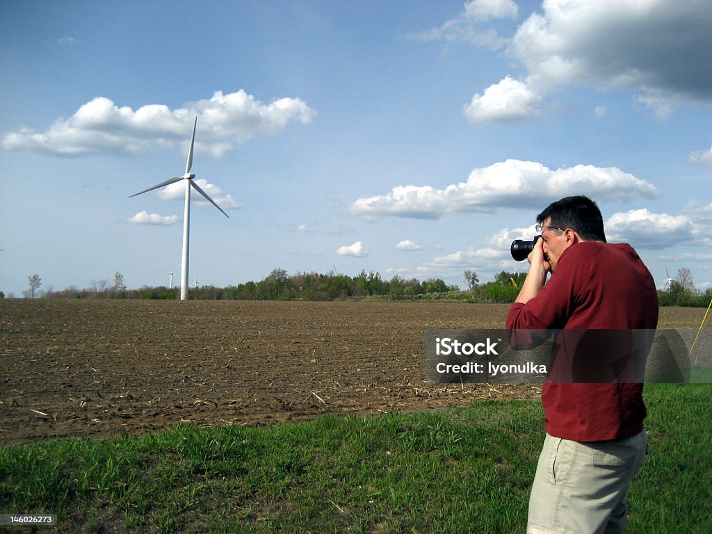 Fotografiar un molino de viento - Foto de stock de Campo - Tierra cultivada libre de derechos