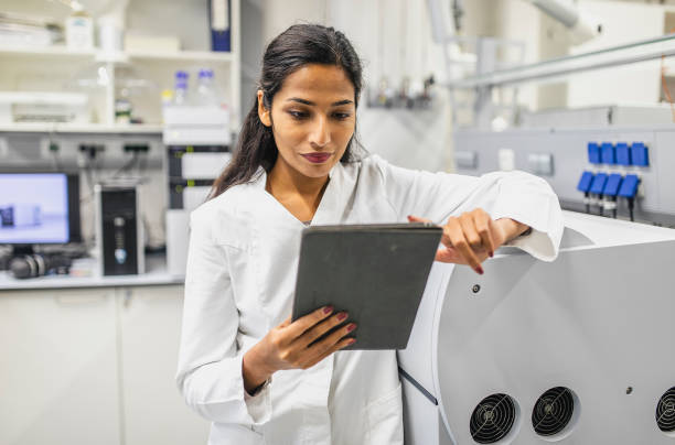 istock Female scientist working in the laboratory 1460302548