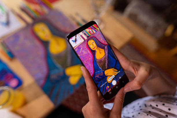 istock Close up Mona Lisa illustration capturing with smart phone 1460327096