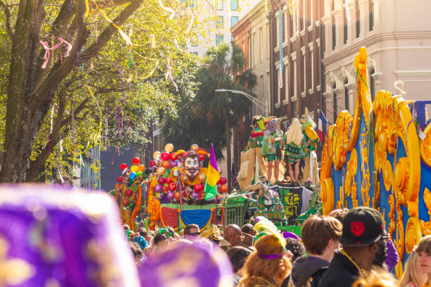 celebración del mardi gras de nueva orleans - nueva orleans, louisiana, estados unidos de américa - carroza de festival fotografías e imágenes de stock