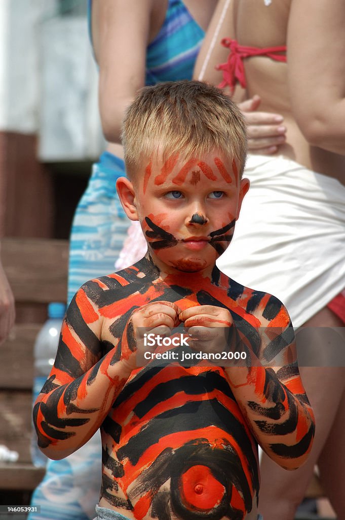 Kleine Junge bodyart tiger am Strand - Lizenzfrei Historische Kleidung - Traditionelle Kleidung Stock-Foto