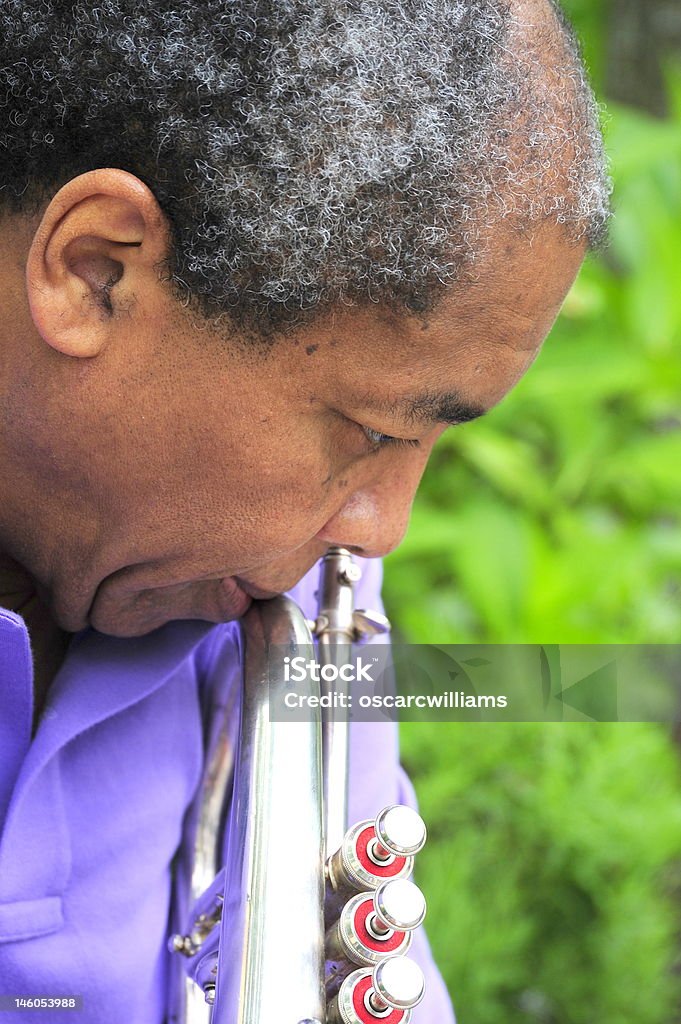 Jazz-Musiker spiegelt. - Lizenzfrei Afrikanischer Abstammung Stock-Foto