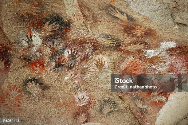 Доисторическая Пещерные Рисунки — стоковые фотографии и другие картинки Пещерные рисунки - Пещерные рисунки, Аборигенная культура, Живопись - художественное произведение