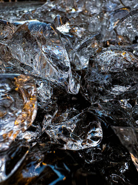 istock Close-Up Of Ice Cubes 1460544727