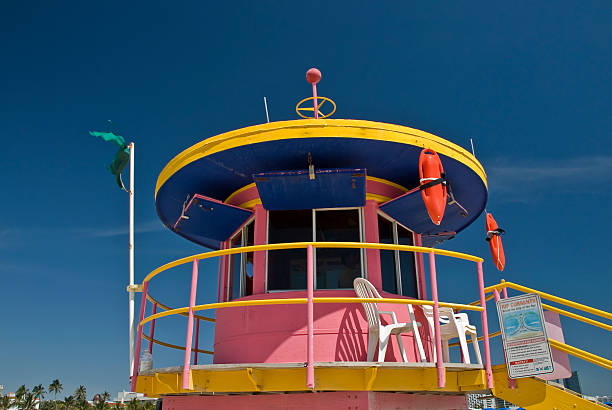 istock Lifeguard Stand - South Beach 146054881
