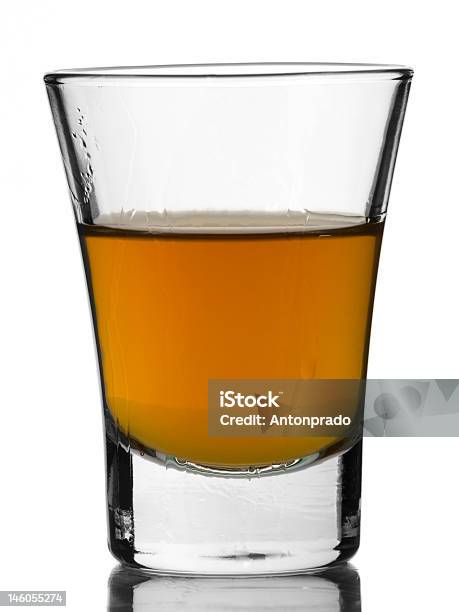 Shot Di Whisky - Fotografie stock e altre immagini di Alchol - Alchol, Bagnato, Bianco