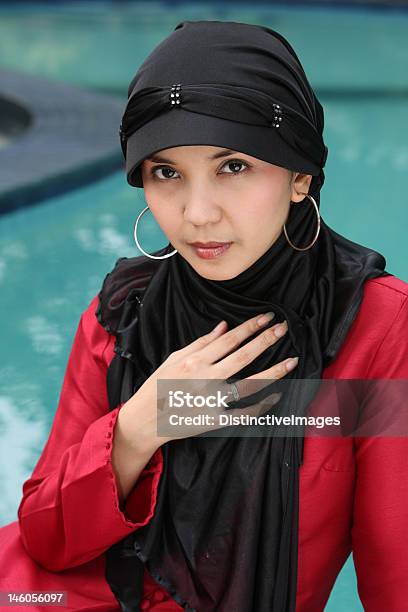 Mujer Musulmana Foto de stock y más banco de imágenes de Adolescente - Adolescente, Adulto, Adulto joven