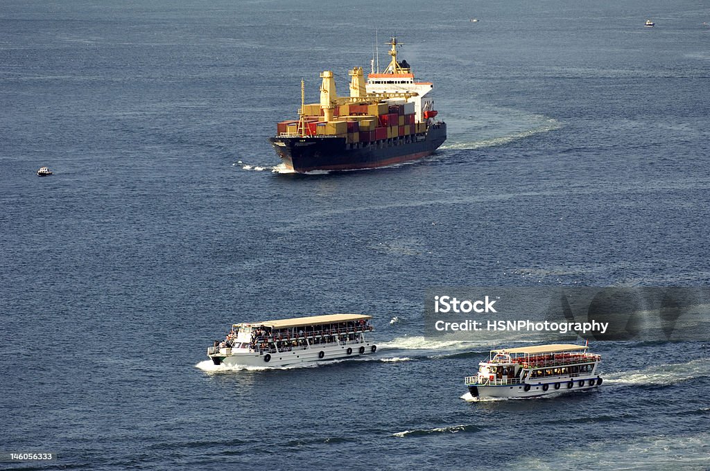 Statek transportowy, Turcja — Istambuł-Cieśnina Bosfor - Zbiór zdjęć royalty-free (Unosić się na wodzie)