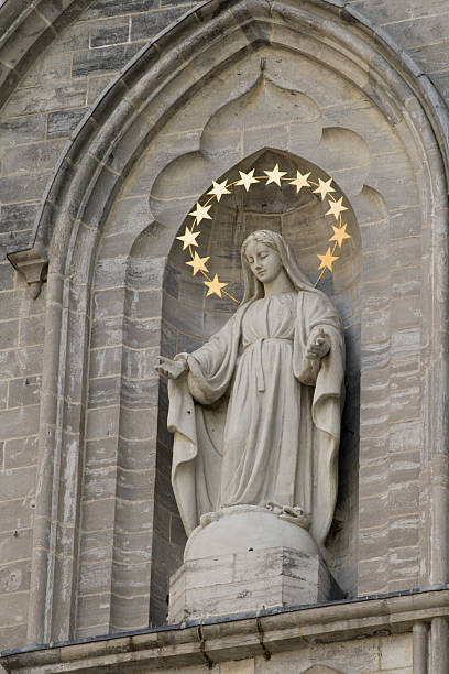 istock Statue of Virgin Mary 146056627