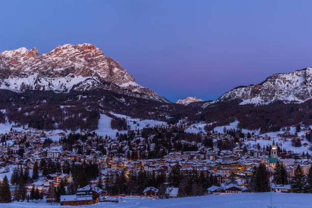 кортина-д "ампеццо - cortina dampezzo стоковые фото и изображения