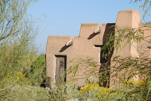 istock Southwestern Home 146056860