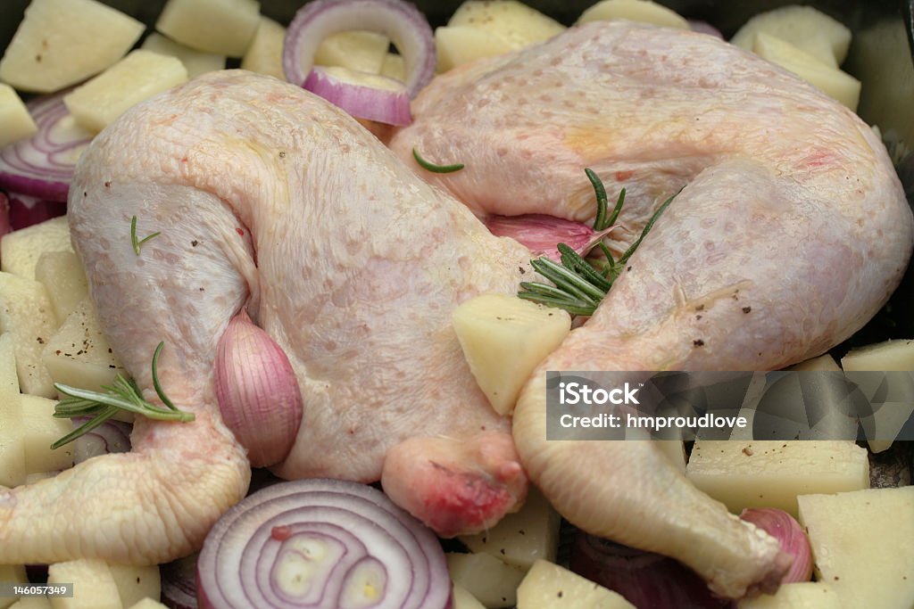 Materias primas muslo del pollo receta - Foto de stock de Ajo libre de derechos