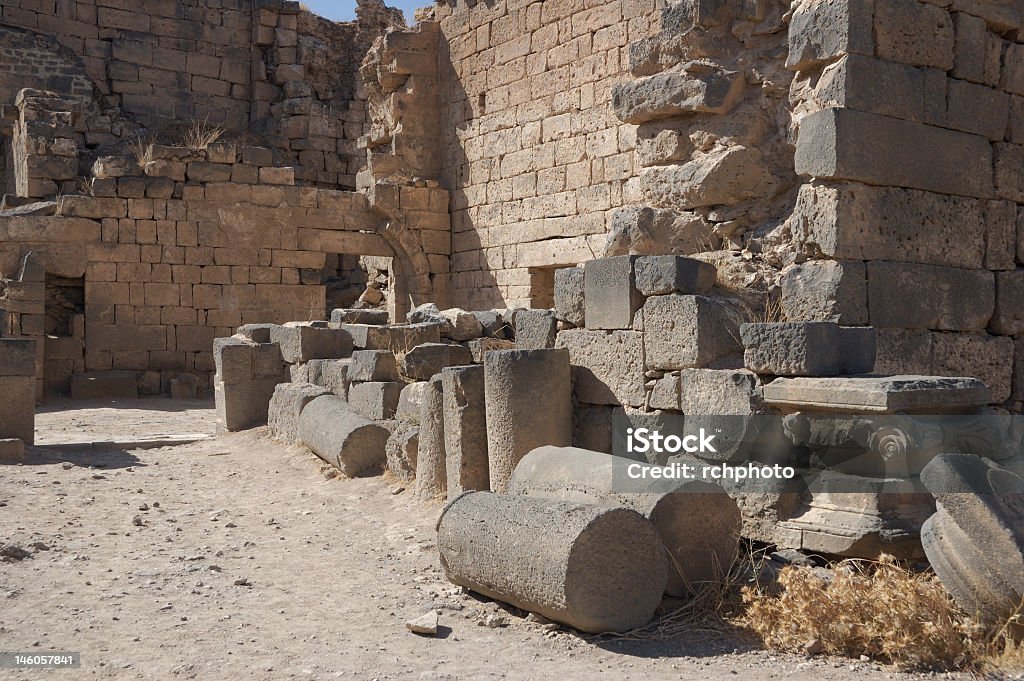 Сирия, Bosra Древний город - Стоковые фото Syrian Desert роялти-фри