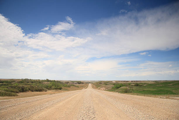 estrada-da-pradaria - prairie wide landscape sky imagens e fotografias de stock