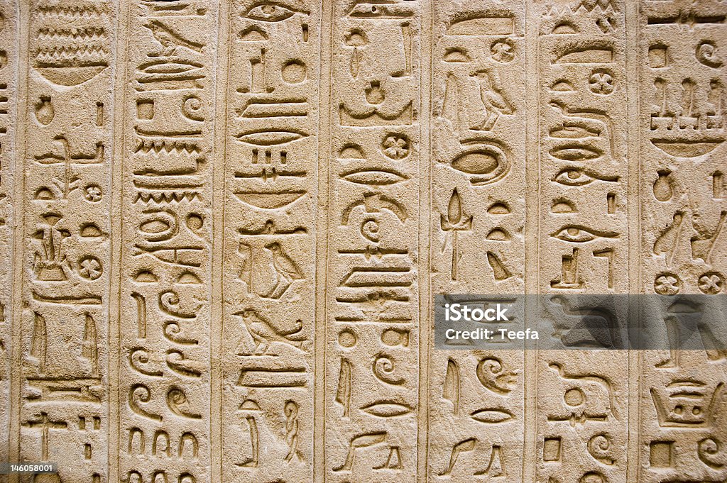 Hieróglifo na parede - Foto de stock de Kom Ombo royalty-free
