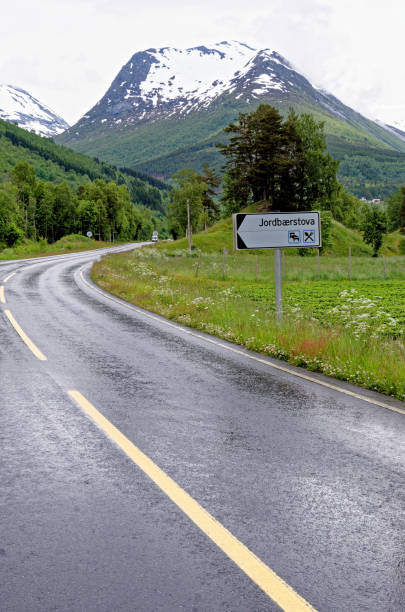 istock Mountain road in Andalsnes - Norway 1460580260