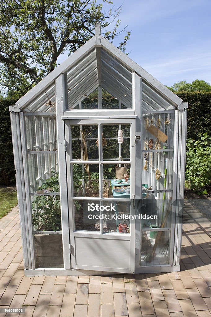 Pequeño vintage greenhouse - Foto de stock de Anticuado libre de derechos