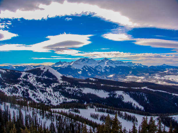 вид на горы, теллурид, колорадо - colorado skiing usa color image стоковые фото и изображения