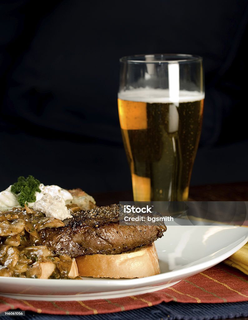 Jantar de Bife com Batata e - Royalty-free Rábano-rústico Foto de stock