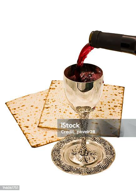 Shabbats Vino Nella Coppa - Fotografie stock e altre immagini di Alchol - Alchol, Bere, Bicchiere da vino